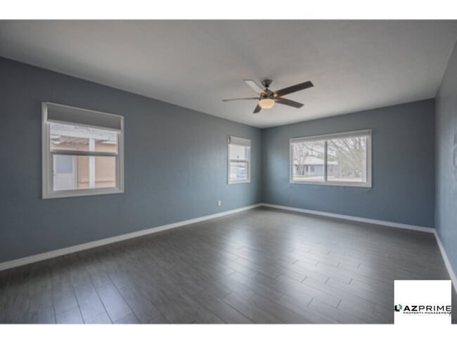 Building Photo - $500 OFF FIRST MONTH'S RENT MOVE IN SPECIA...