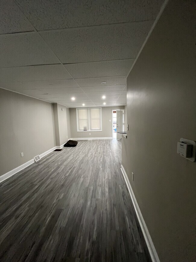 Building Photo - 1006 Potter St