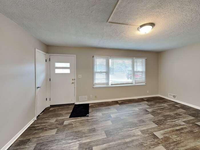 Building Photo - 1103 44th Ave NE