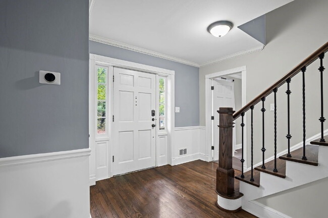 Building Photo - 815 Sudbury Rd NE