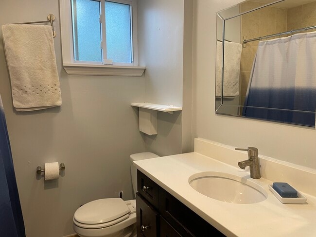 bathroom - 1836 Varnum St NE