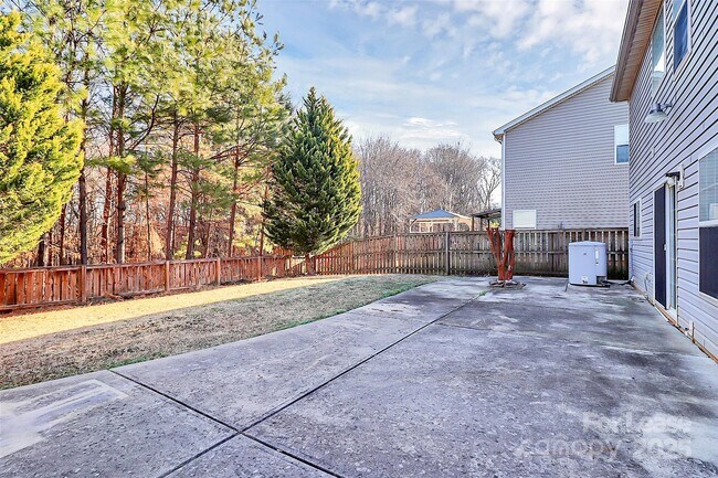 Building Photo - 15611 Normans Landing Dr