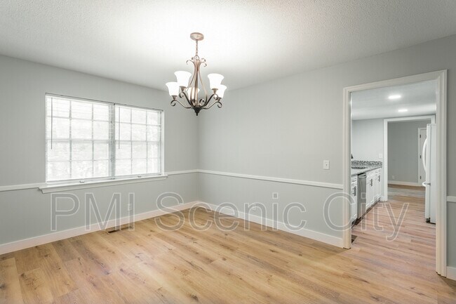 Building Photo - 508 Briar Park Ln