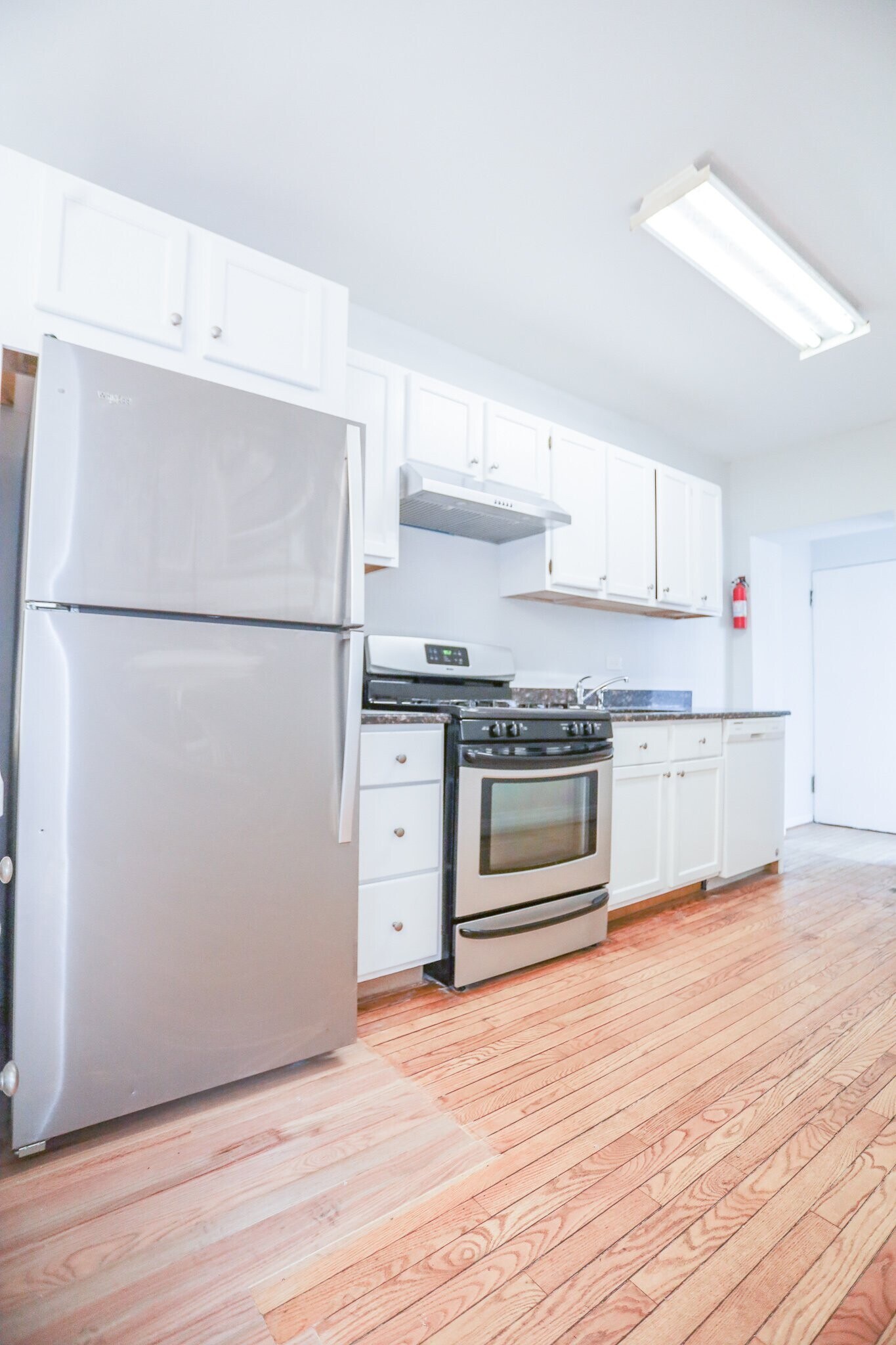 Building Photo - 5610 N Ashland Ave