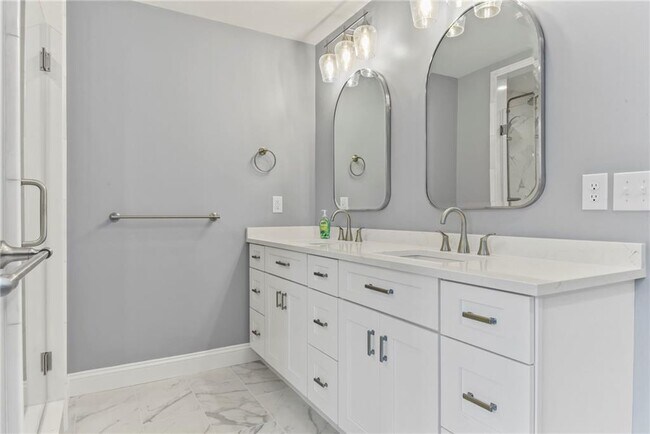 Building Photo - 95 Honeysuckle Rd