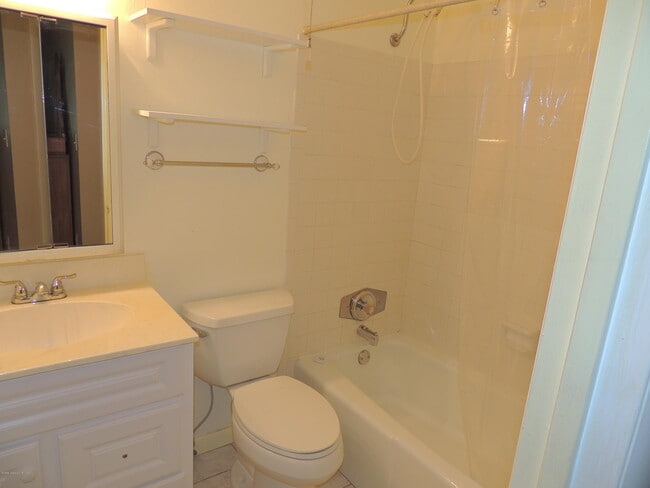 Building Photo - 291 Cape Shores Cir