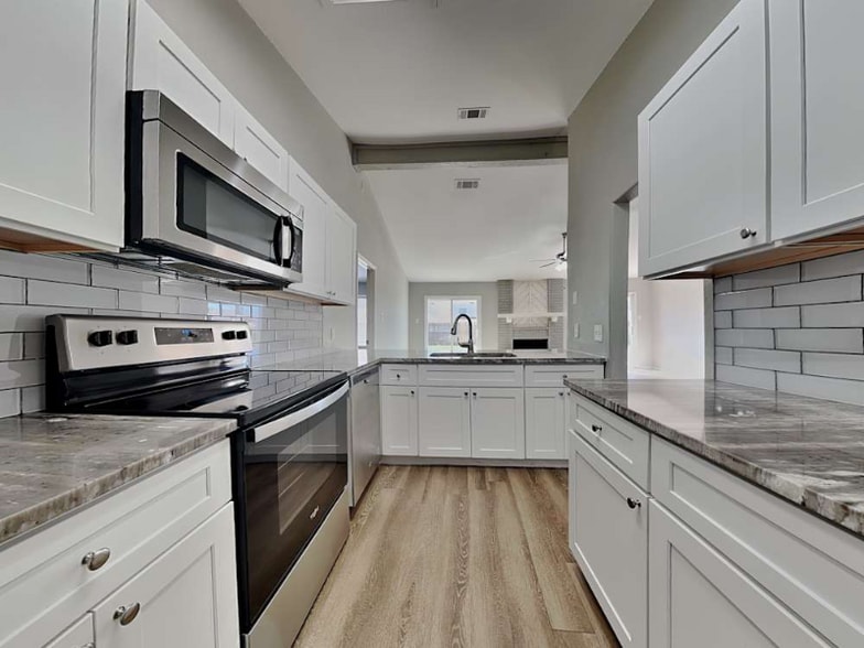 Building Photo - 201 Kalmia Dr