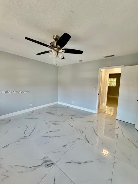 Building Photo - 3064 Riverside Dr