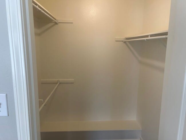 Building Photo - 3 Bed 2 Bath Home