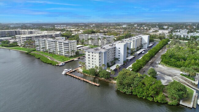 Building Photo - 1 Harbourside Dr
