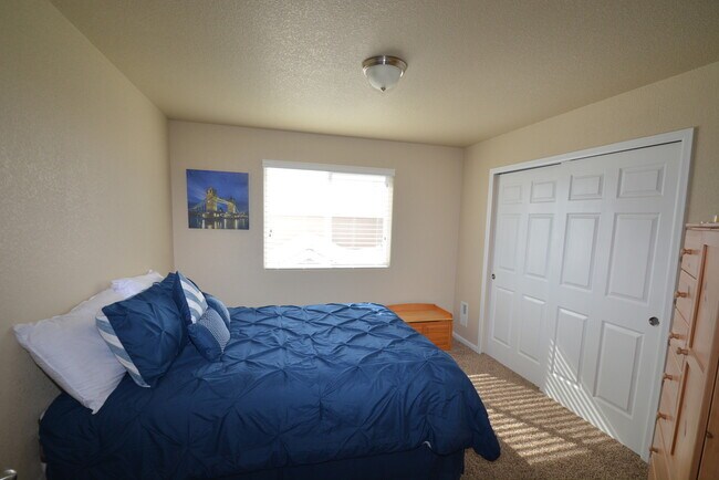 Building Photo - Beautiful 2-story home in D-49 available to move in on 05/01/2026! The owner allows 1 dog up to 7...