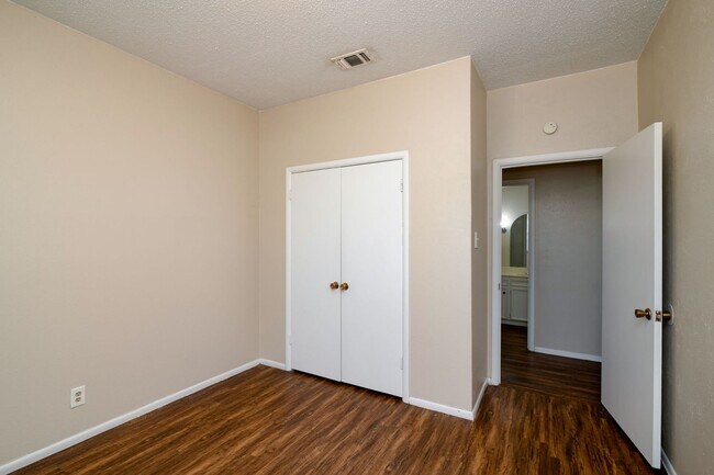 Building Photo - 5300 Wonder Dr