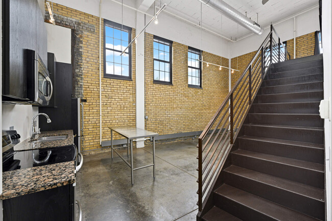 Building Photo - 730 NE Stinson Blvd