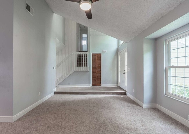 Building Photo - Minutes from UCF | Updated 4BR/3BA Home with Private Fenced Backyard