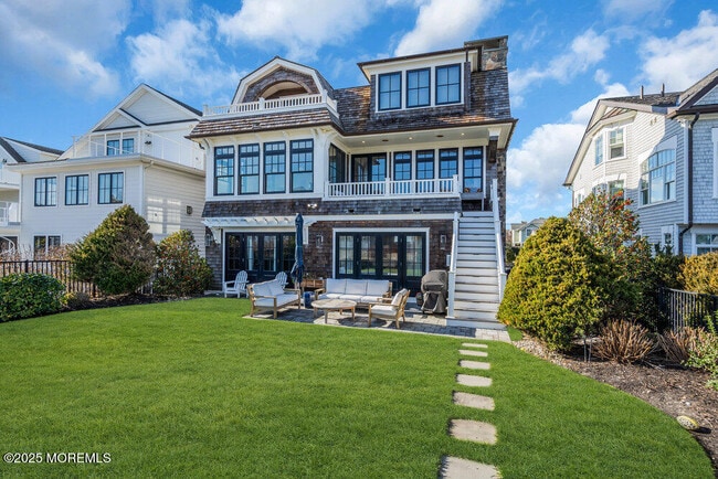 Building Photo - 802 1st Ave