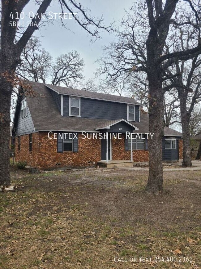 Building Photo - 410 Oak St