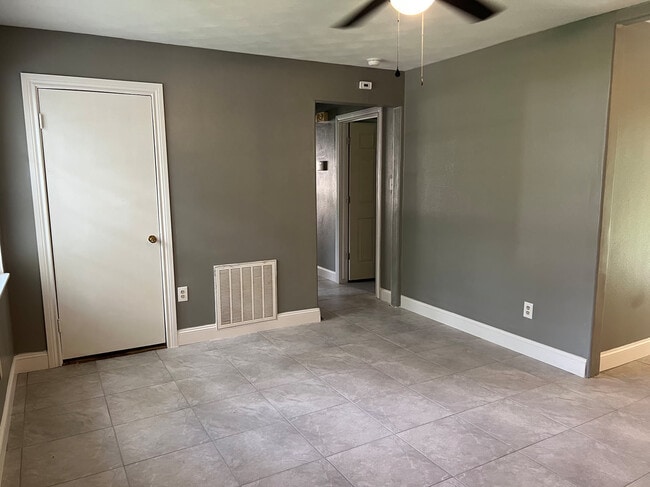 Building Photo - 9175 Gardner St