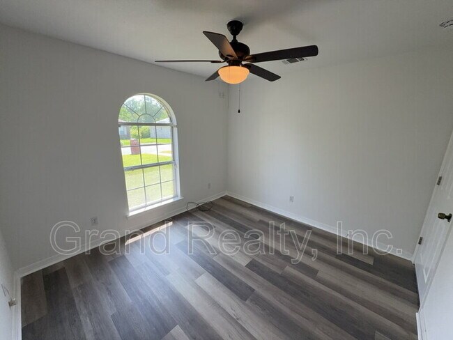 Building Photo - 1261 Mazurek Blvd