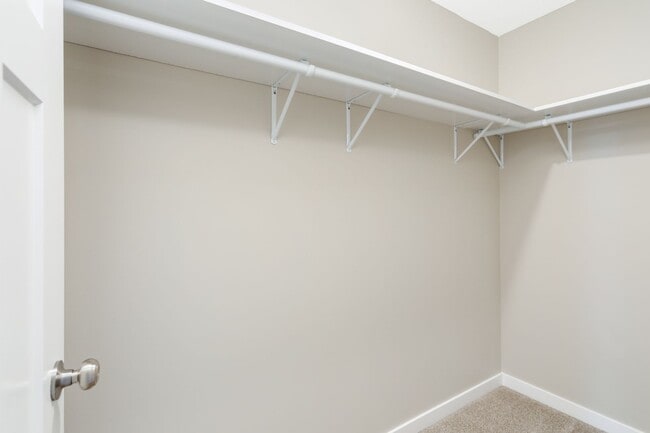 Building Photo - Like New, for RENT 3bd 3ba 2 car attached garage END UNIT available June 01