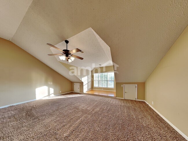 Building Photo - 7041 Calderwood Dr