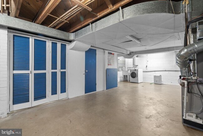 Building Photo - 5617 Knollwood Rd