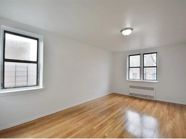 Building Photo - 2420 Morris Ave