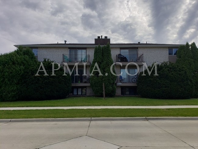 Primary Photo - 941 Emmons St