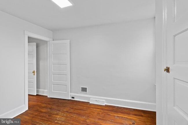 Building Photo - 1616 W 16th St