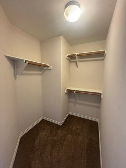 Building Photo - 205 Rugen Ln