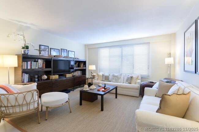 Building Photo - 170 N Ocean Blvd