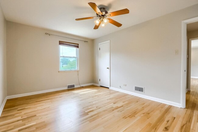 Building Photo - 2 Bedroom single family home in Denver