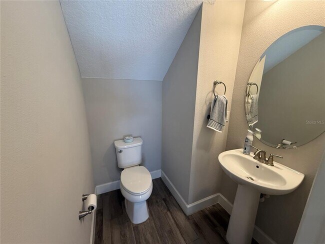 Building Photo - 13877 Maskawa Ave