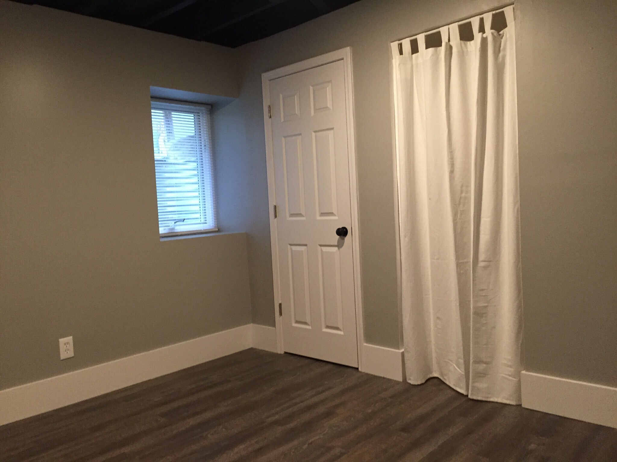 bedroom 3 - 1511 Leavenworth St