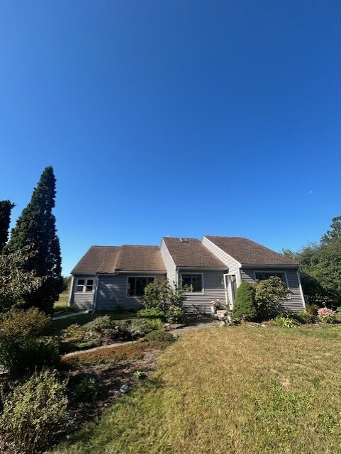 Primary Photo - 6 Tamarack Dr