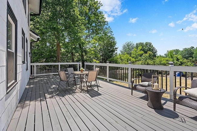 Building Photo - Gorgeous 4 or 5 bed 3.5 Bath in Madisonville!!