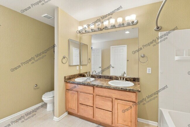 Building Photo - 13937 Ivy St