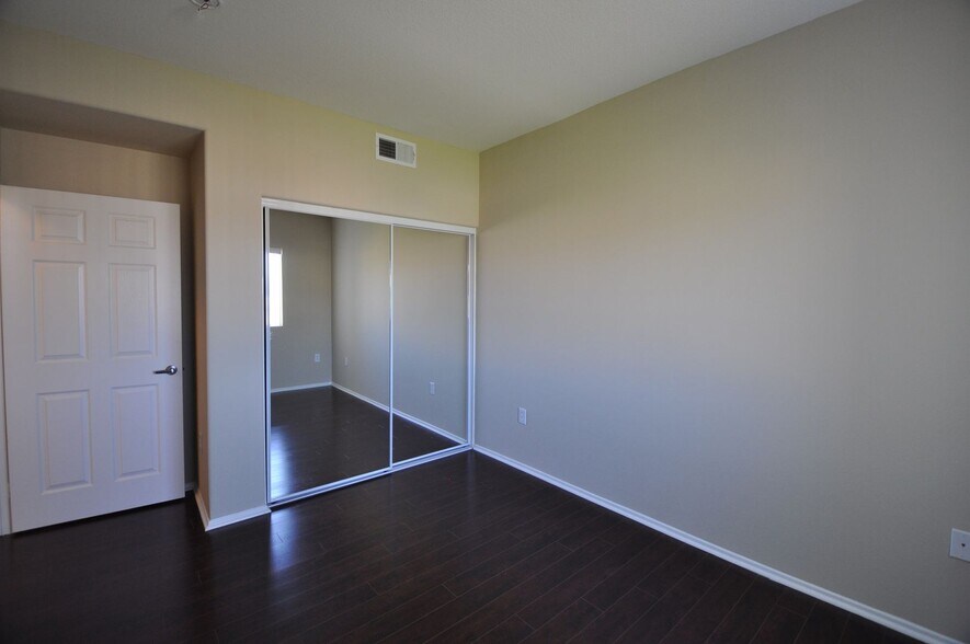Building Photo - 5500 Bonner Ave