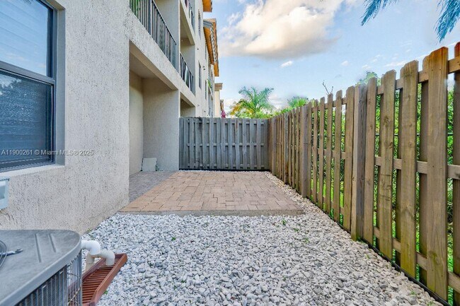 Building Photo - 7925 NW 104th Ave
