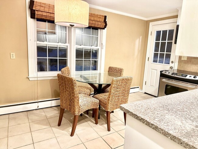 Building Photo - Updated 4 Bedroom House