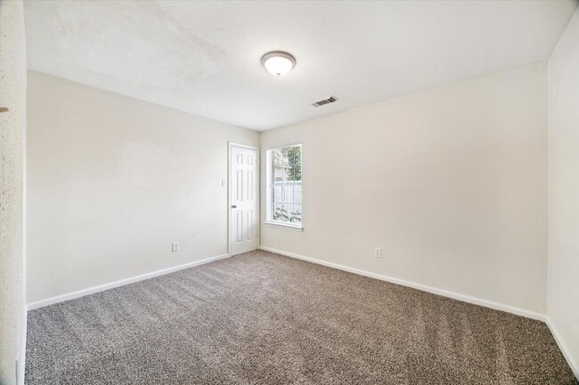 Building Photo - 5715 S Magazine Cir