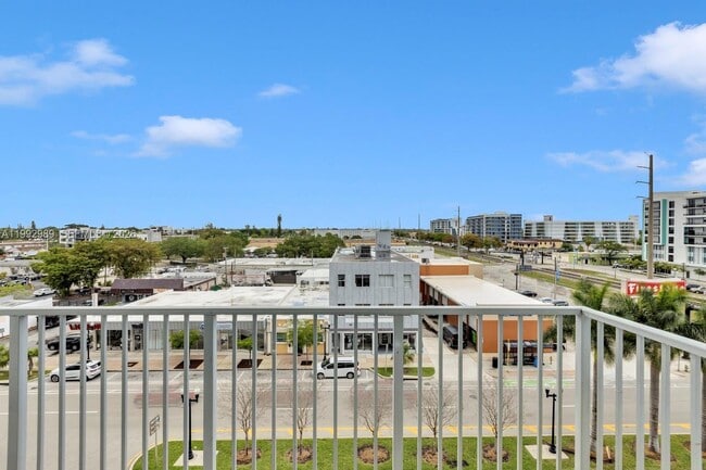 Building Photo - 140 S Dixie Hwy