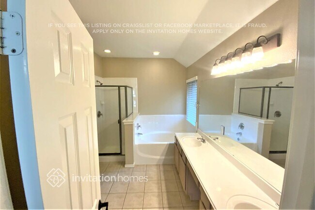 Building Photo - 505 Lakeview Cir