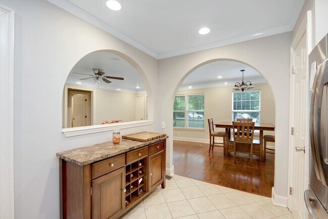 Building Photo - 2709 Brunswick Dr