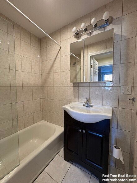 Building Photo - 73 Thatcher St