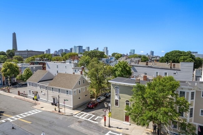 Building Photo - 226 Bunker Hill St