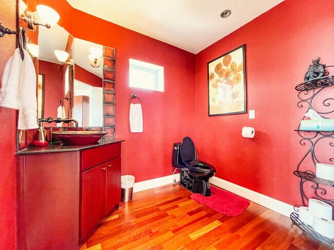 Building Photo - 287 E Fountain Blvd