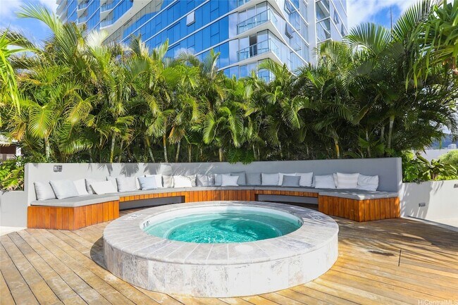 Building Photo - 888 Kapiolani Blvd