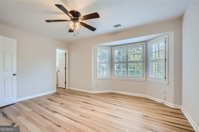 Building Photo - 12 Honour Ave NW