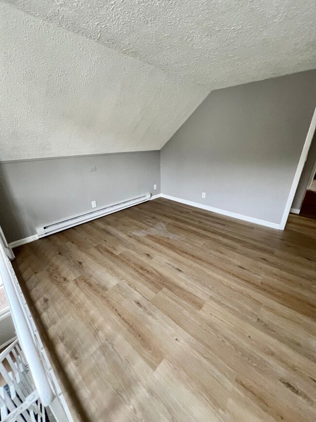 Building Photo - 121 N State St