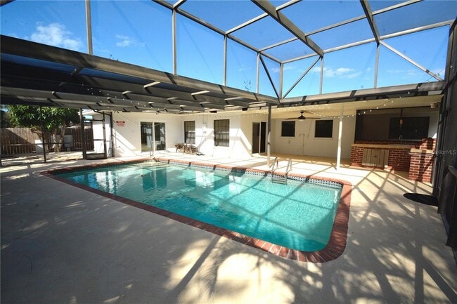 Building Photo - 1313 Mango Ave